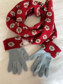 Scarf/Gloves Set