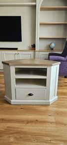 Corner TV Unit