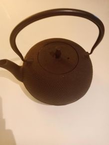 Large 2L Traditional Cast Iron Teapot Tetsubin  Hobnail Pattern