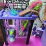 Monster High School with dolls Image 3