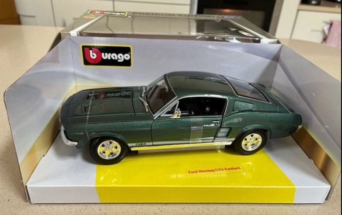 Ford Mustang GTA Fastback 1:18 Burago Rare