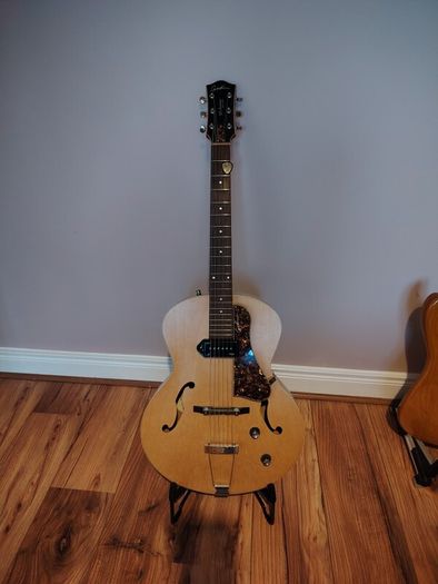 Godin 5th Avenue archtop guitar