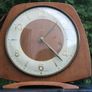 Vintage Smiths Art Deco Wooden Mantle Clock Arabic numerals and chapter dial. (in working order) Image 2