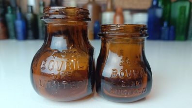 487 - Set of 2 Vintage Brown Amber Glass Screw Top Collectible Decorative Bovril Eire Bottles