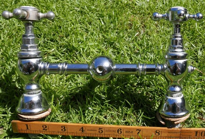 Vintage Bath Filler Tap