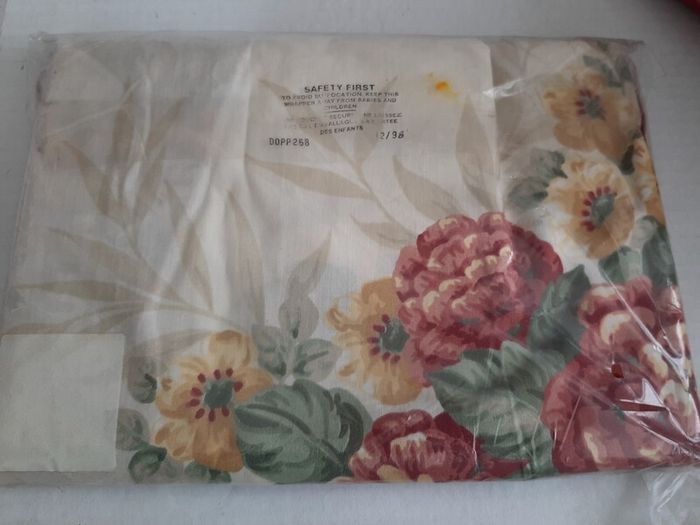 2 new lovely vintage large pillow cases