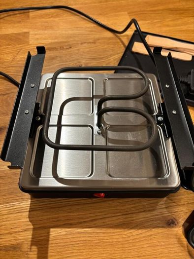 Kela Geneva Raclette Grill for 4 People  Used Once, Excellent Condition