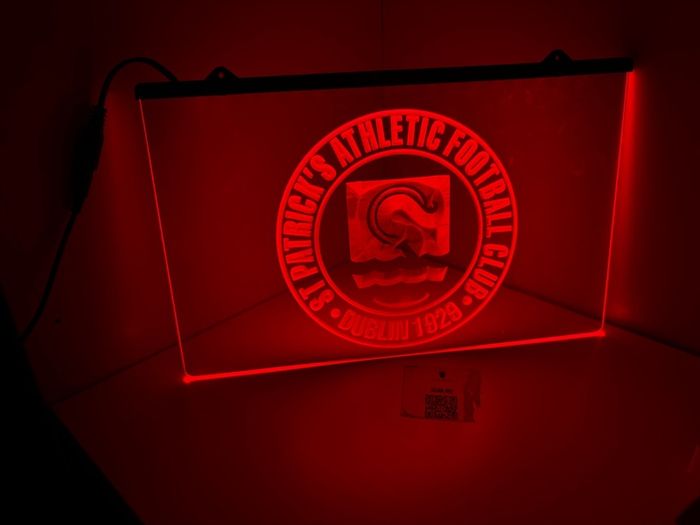 st pats wall light