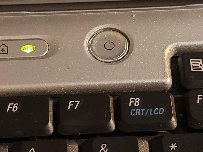 Vintage Dell Inspiron 1501, Mobile AMD Sempron Processor 3500 +, 1.8GHz, 1GB Ram, 120GB HDD, Windows 7, Chrome, Opera, Firefox and VLC
