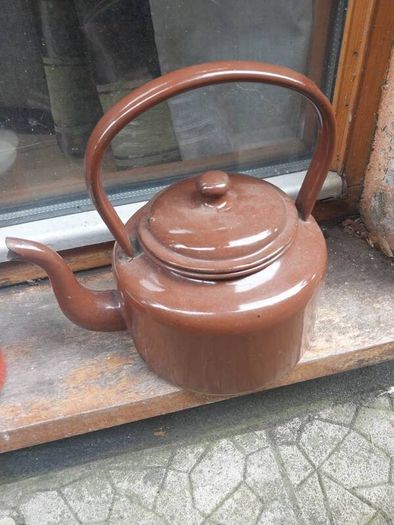 Original enamel kettle & small enamel saucepan