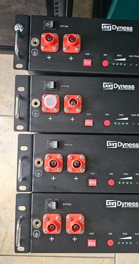 4 Dyness B4850 Lithium Batteries. Complete Setup