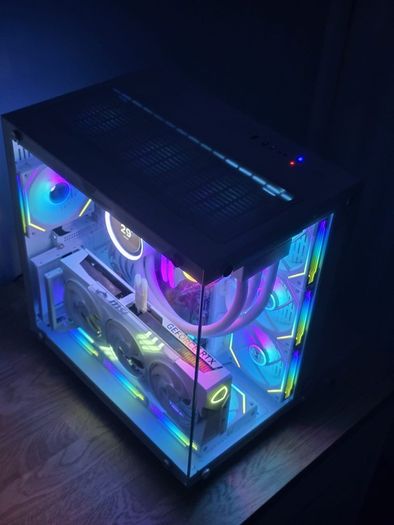 Ultra high end gaming PC + 4k 32 inch 240hz Alienware monitor
