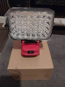 Milwaukee Work Light Emergency Floodlight Flashlight with Dual USB Output Ports Two-Level Brightnes