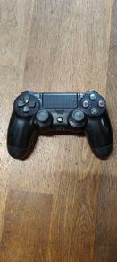 PS4 controller