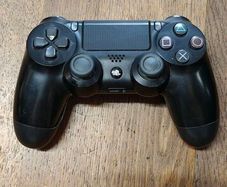 PS4 controller