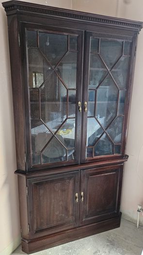 Mahogany Corner Unit / display cabinet