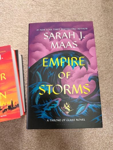 Throne of Glass Sarah J Maas Hardcover Set