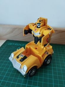 Transformers Bump n Go Bumblebee  Hasbro 2006