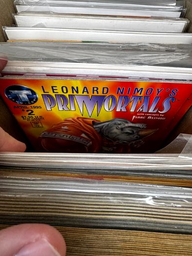 Marvel, DC & Indie Medium Comic Box w 180 comics for Sale