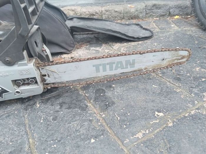 Titan chainsaw