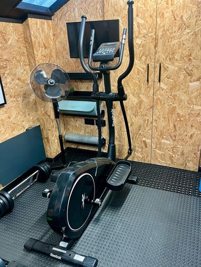 Reebok ZR8 Elliptical Cross Trainer