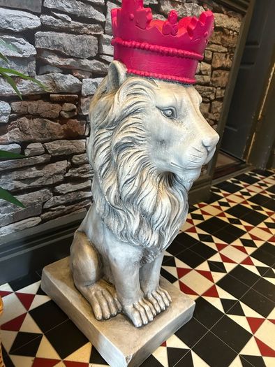 lion statue