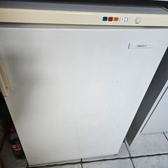 Freestanding freezer