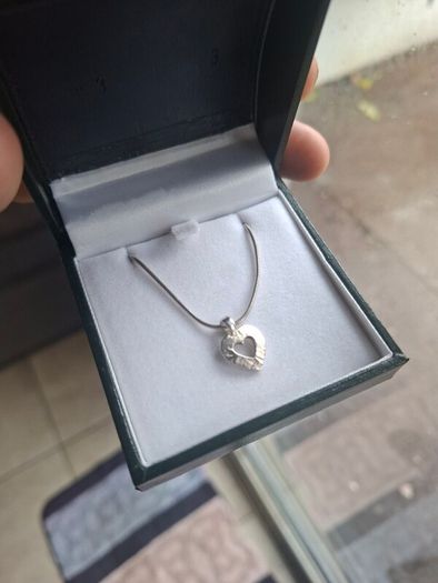 Lovely Vintage 925 Sterling Silver Ladies Necklace