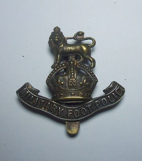 REGIMENTAL CAP BADGES (brass & bi-metal) - 8 different types (see below), militaria lot B.