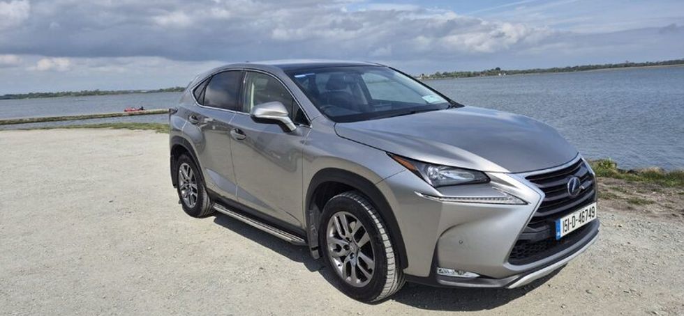 Lexus Nx 300h 2.5 Luxury 4wd Sunroof 2015