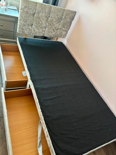 2 single beds