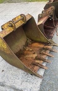 3ft Geith Digging Bucket (Complete with Teeth)