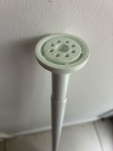 shower curtain rod