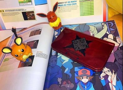 Nintendo NEW 3DS XL uma Monster Hunter Generations Edition Console + GAMES SPOTLESS [Collection Or Postage]