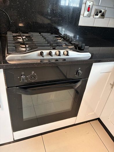 Full Kitchen, Granite Worktops and Appliances