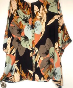 womens oversized top.size 16-20