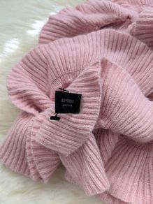 Pink ruffle scarf