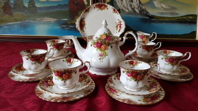 22 Piece Royal Albert Old Country Roses Bone China Gold Gilt Tea Set With Large Tea Pot For 6 Person Setting Made In England