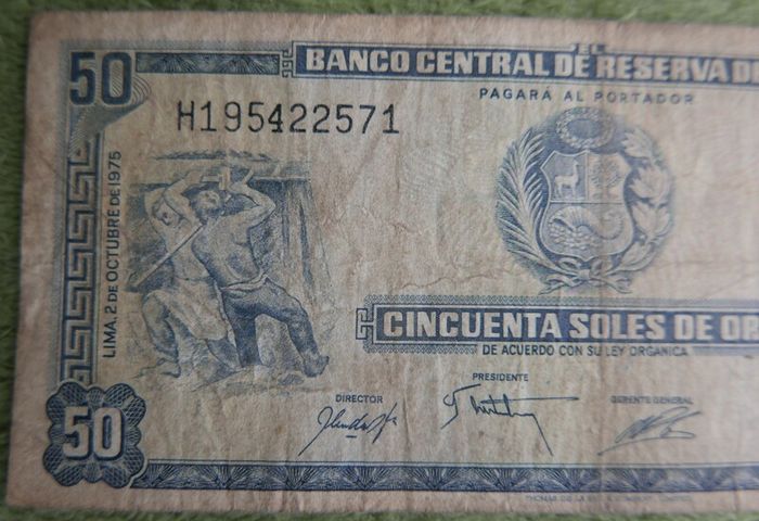 Variety of 10 Different Foreign Banknotes most of Peru