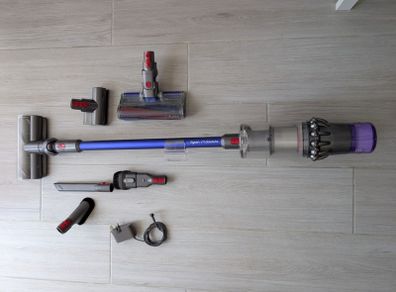Dyson V11 Absolute, Cordless Vacuum - Full Accessory Set (3.5 yrs old)