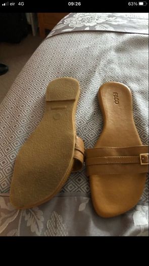 Ladies sandals size 6