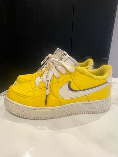 Nike Air Force One LV8 - Tour Yellow/Black/White