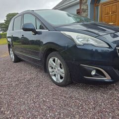 Peugeot 5008 2016 excellent family car