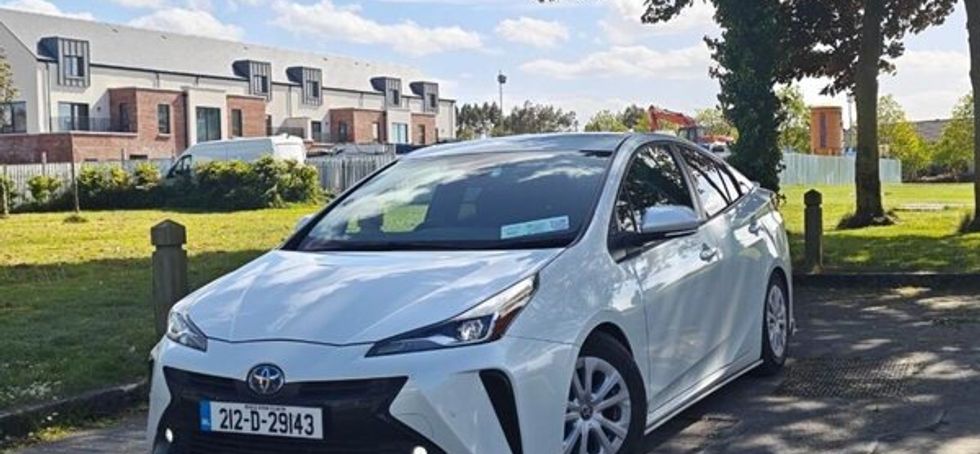 Toyota Prius JDM High-spec 5 SEATER