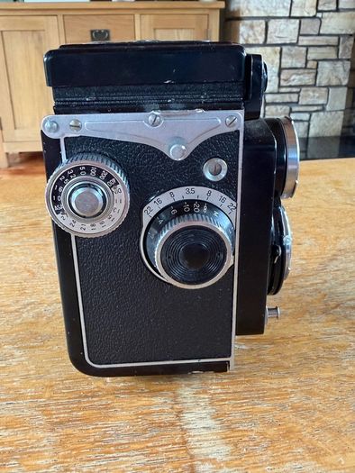 Yashica-C TLR Medium Format Film Camera + Original Leather Case