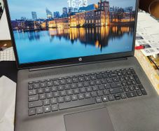 Big Screen Fast HP Laptop Intel 11th/8GB/256GB SSD/W11