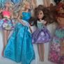 Lot of 12 Barbie dolls Image 4