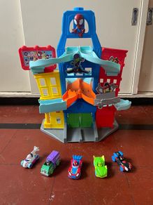 Spidey and his Amazing Friends Playset Amazing Metals City Racetrack