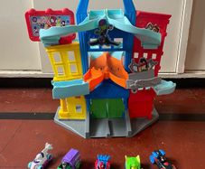 Spidey and his Amazing Friends Playset Amazing Metals City Racetrack
