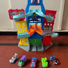 Spidey and his Amazing Friends Playset Amazing Metals City Racetrack